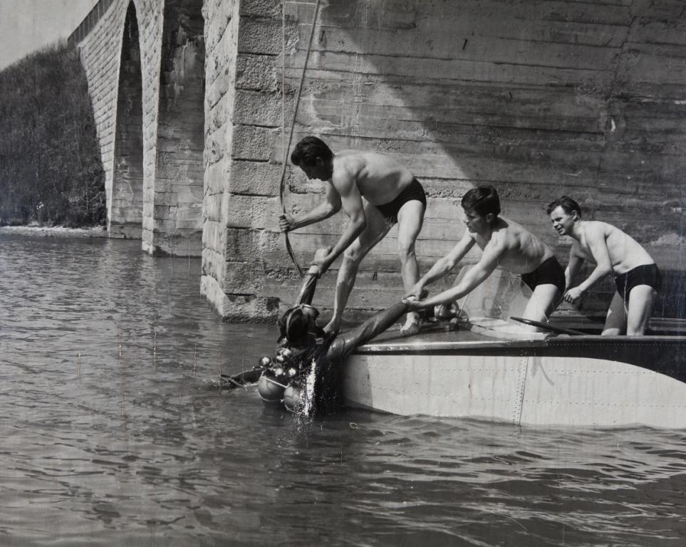 Vaja potapljaške enote pri Bresternici okrog leta 1970